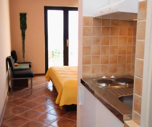 Pisak 1070b Appartement Mimice